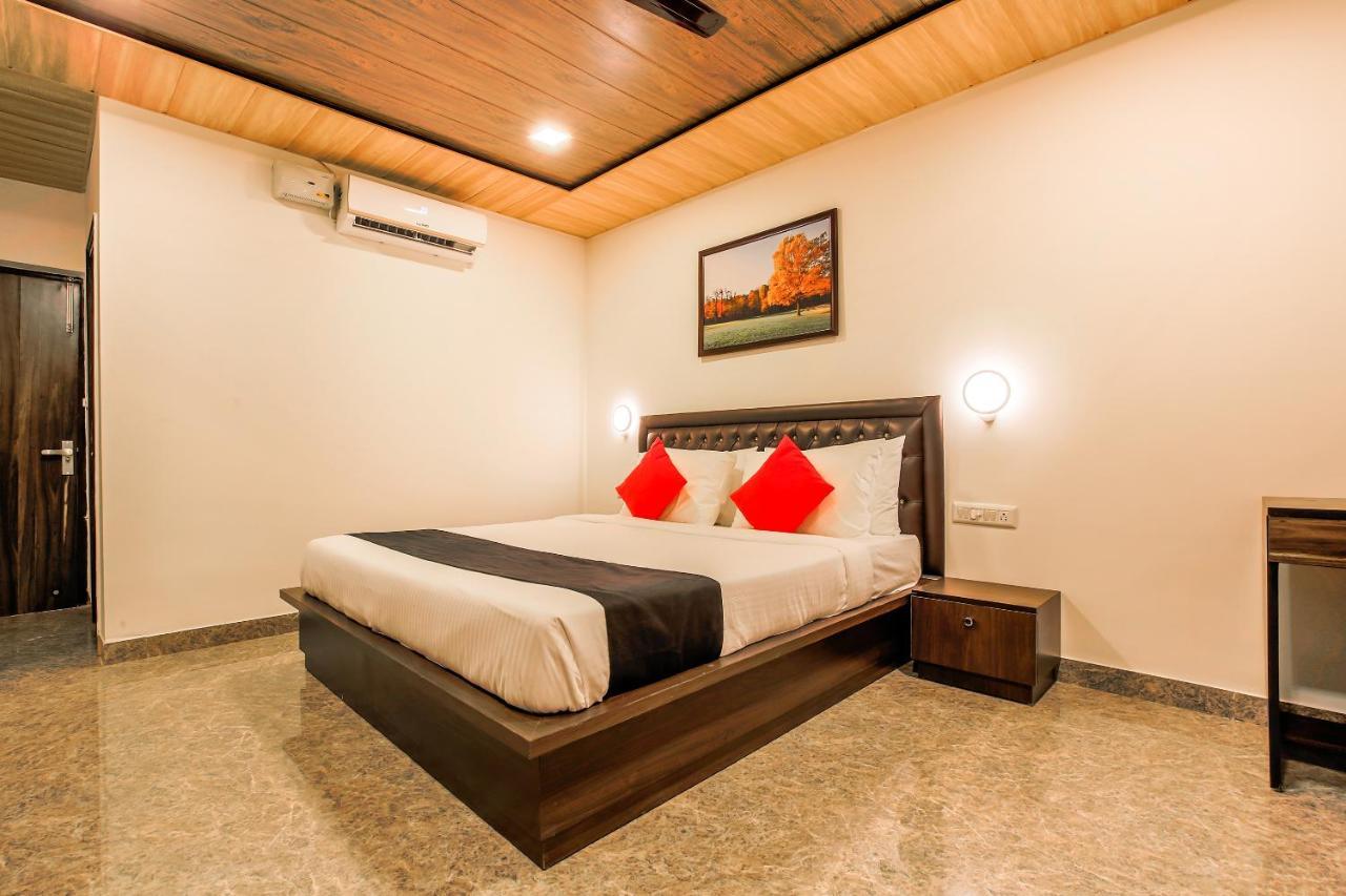 Capital O 18910 La Gracia Resort Morjim Buitenkant foto