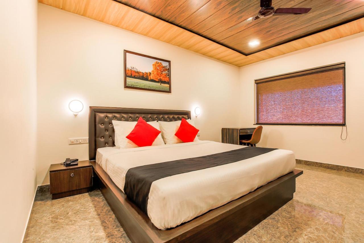 Capital O 18910 La Gracia Resort Morjim Buitenkant foto