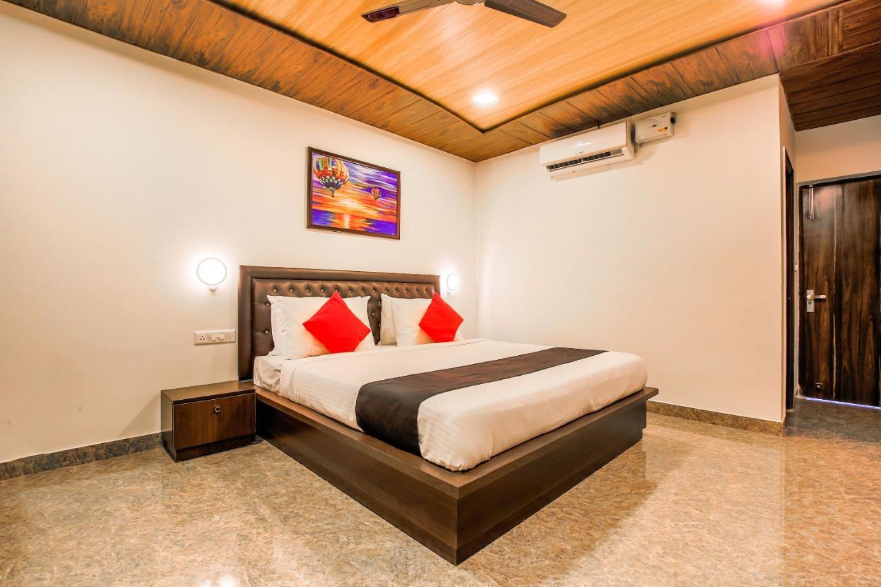 Capital O 18910 La Gracia Resort Morjim Buitenkant foto